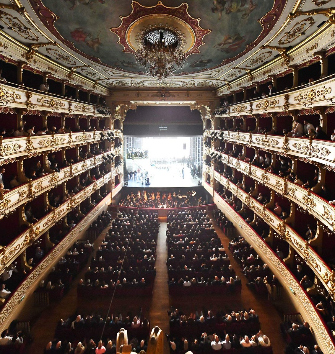 RegioParma's tweet photo. Grazie a istituzioni, partner, sponsor, agli internazionali friends, agli artisti e ai musicisti, ai lavoratori del Teatro Regio di Parma e agli spettatori che hanno reso grande il Festival Verdi e Verdi Off 2019. Vi aspettiamo alla XX edizione! https://t.co/kCrALFqXtP