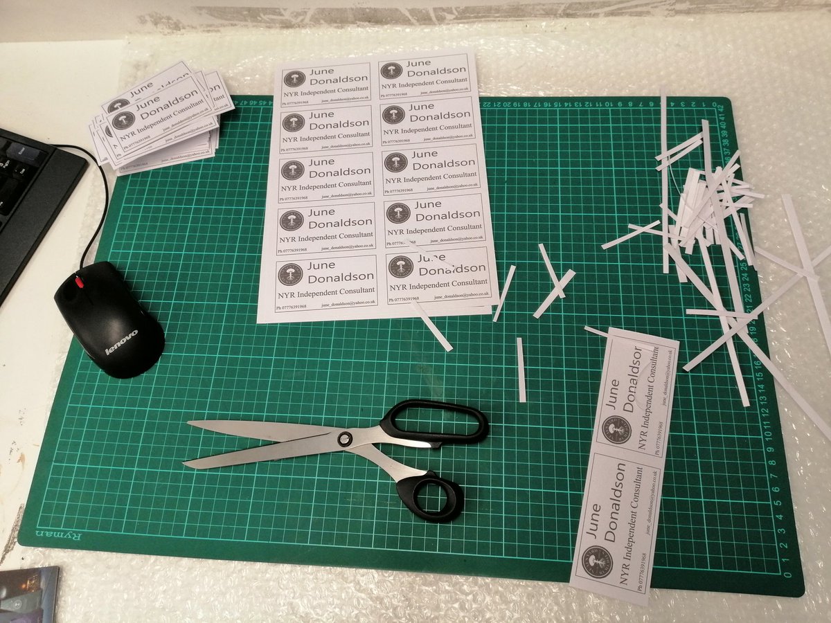 DmKiwimack's tweet photo. And she was told it couldn't be done. 100 business cards for a lady that was given short notice by her work that she had a table at an event this weekend. No fancy printer, luckily I had the card and all hand cut to size. Very happy lady. @JamesTCobbler,@TimpsonNews https://t.co/gBNkv59IIf