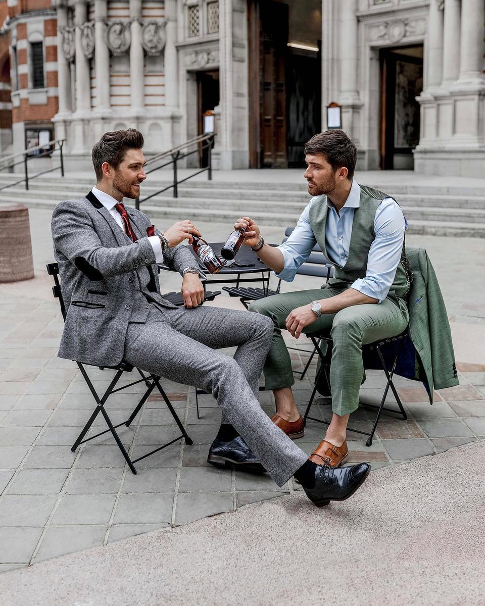 Dapper_Time's tweet photo. Chill out with a friend and celebrate the weekend! 🍻
📸 || @HenryJWade
#dappertime #dapper #dapperbros #dapperstyle #dapperfashion #dapperlife #mensoutfit #menssuits #ties #suited #dapperman #ootdmen #bestfriends #friendshipgoals #suitandtie #dapperday #style https://t.co/wtE9uUw6LQ
