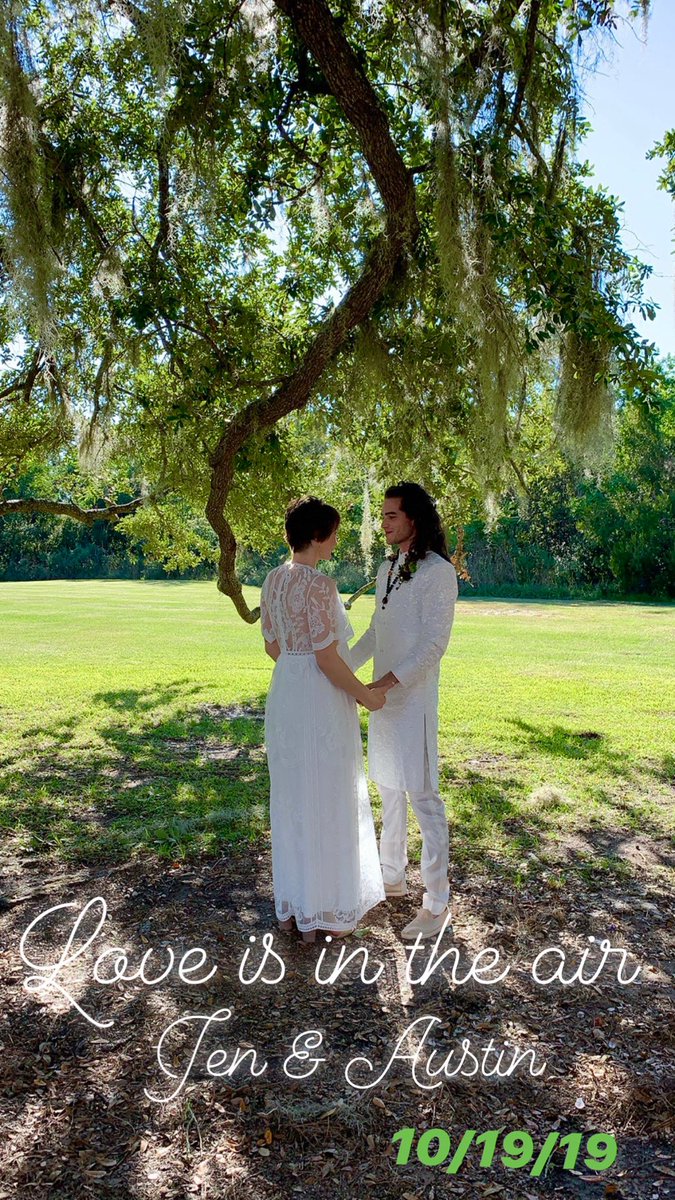 What a beautiful, unique & intimate #wedding yesterday in #Louisiana amidst the Oaks. Non-conventional with a ribbon & fire #ceremony. Each guest received fresh rosemary for remembrance. #LouisianaWeddings #SouthernWeddings #weddingsbyallie