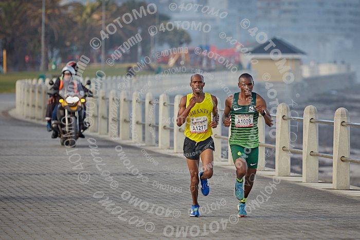 4otomo's tweet image. 2019 GunRun Leading Men on Promenade _18km @GunRunSA @KFMza #MyGunRun #GunRun #GunRun2019  Many more images here facebook.com/pg/4otomo/phot…