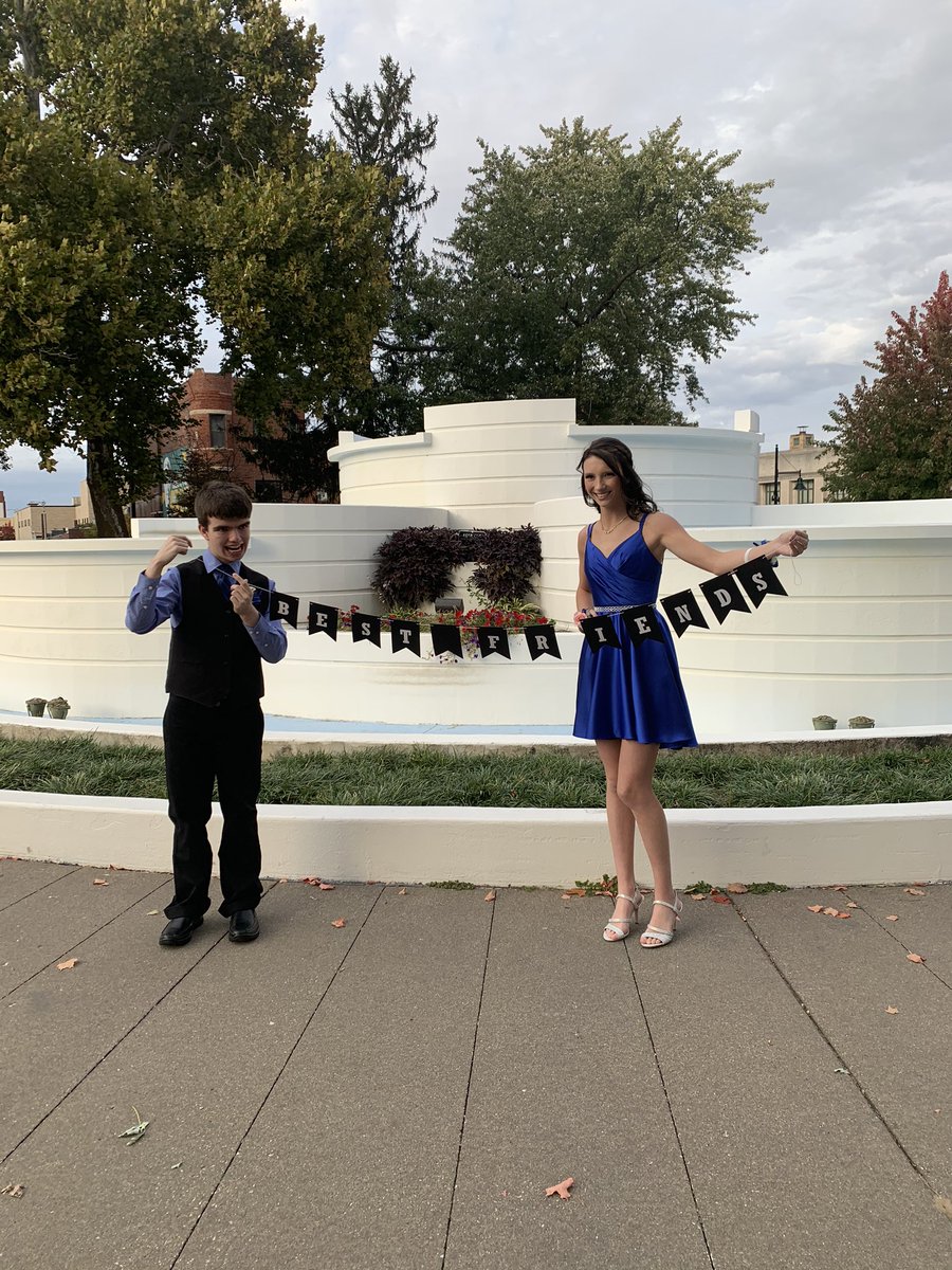 audreyjoeades's tweet photo. I am so thankful for the friends, teachers and family for giving me this opportunity. Alex and I have been best friends since 5th grade and we decided to end our senior year homecoming together. Thank you for making your first and our last homecoming one to remember 💙 https://t.co/rNKj5d2o52