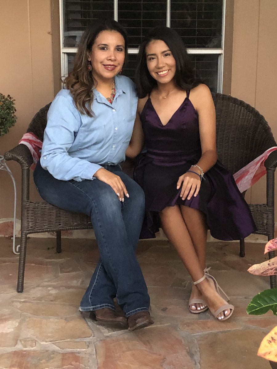 michellee_nava's tweet image. Definitely a night to remember #HOCO2k19