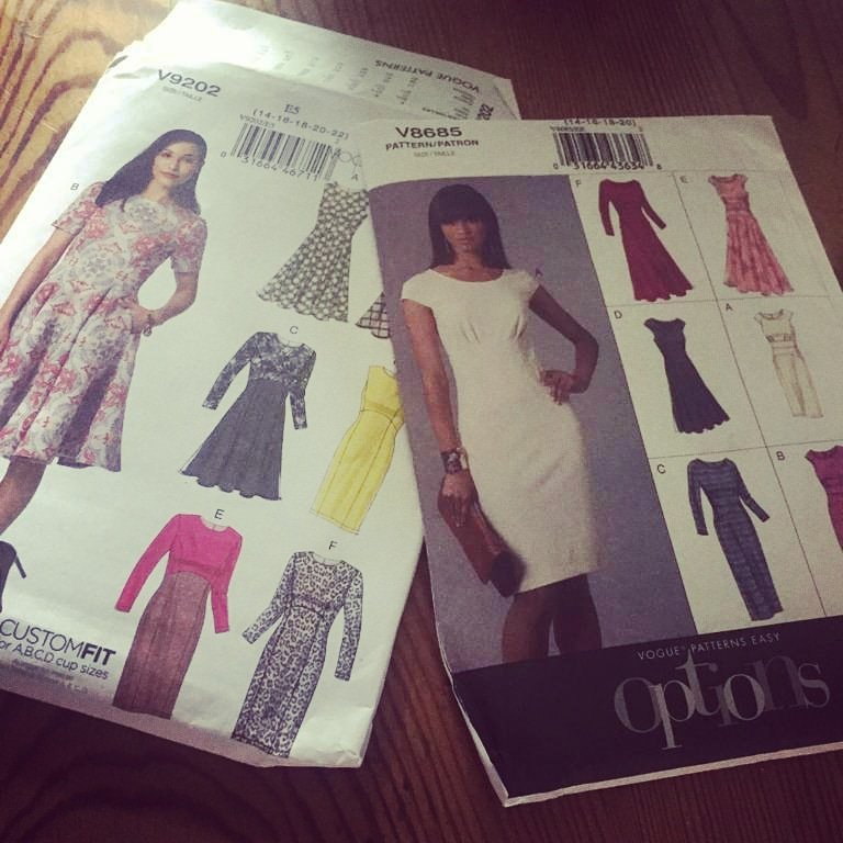 SuzieTullett's tweet image. Thinking ahead to the Romantic Novelists Association Winter party, instead of buying a dress I&apos;ve decided to make one. But which to choose? x #neverthoughtidsaythat #dressmaking #voguepatterns #feelingbrave #partydress #wishmeluck