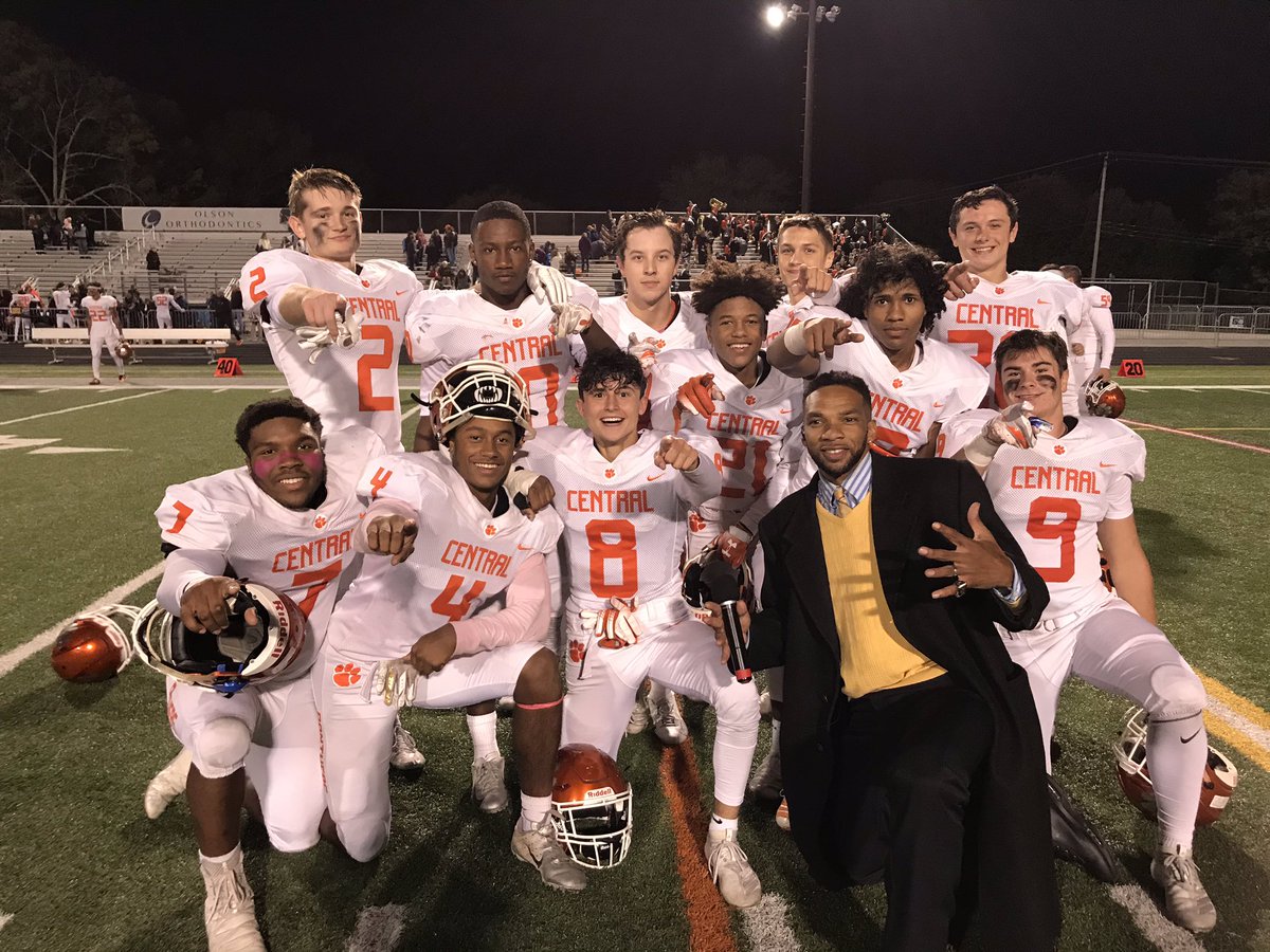 It’s Sunday which means it’s a big day for football but Friday was our big night for football and what a big night it was for @CYHSfootball Out <a href="/HoffmanFord/">Hoffman Ford</a> Players of the Game were the entire Special Teams unit who were phenomenal with their scoring plays!  Congrats guys!