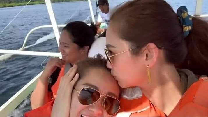 Michell25089299's tweet photo. We promise, we will always be here to support you. ❤❤❤ 
#TARAHitsMamuSARAHDAY https://t.co/onuMboVfDO