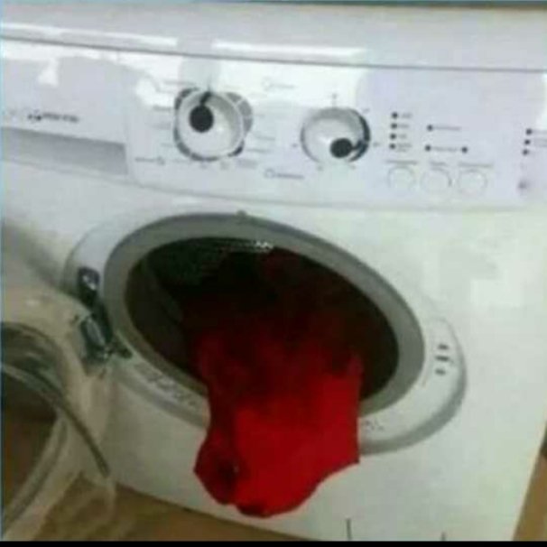 La cara q feia <a href="/RentadoraSEdR/">Rentadora Voladora de SEdR</a> quan una de les nostres dotacions l'ha ajudat a escupir el PN que havía engolit al ser llençada pels manifestants a Sant Esteve de les Roures. Li hem donat un omeoprazol per ajudarla amb els problemes estomacals que referia. Necessita <a href="/psicolegsanc/">Psicòlegs per la independència</a>