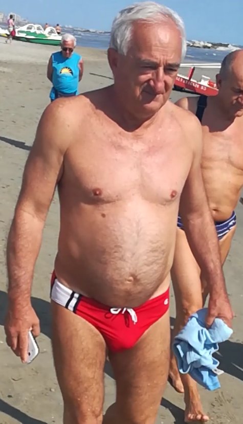 LOVEMATUREMAN TwitterissÃ¤: "#summer #grandpa #speedo #bulge https://t....