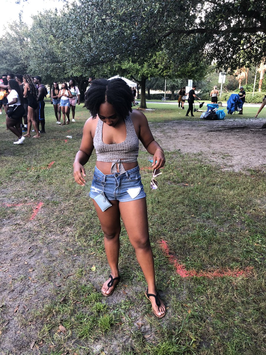 simpsonk427's tweet image. Senior szn 😈 #HOCO2k19