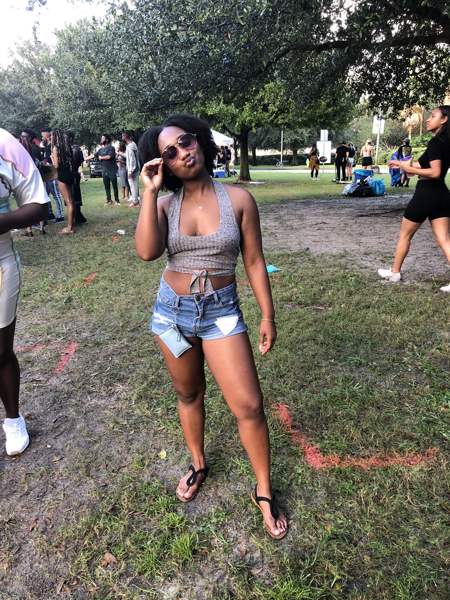 simpsonk427's tweet image. Senior szn 😈 #HOCO2k19