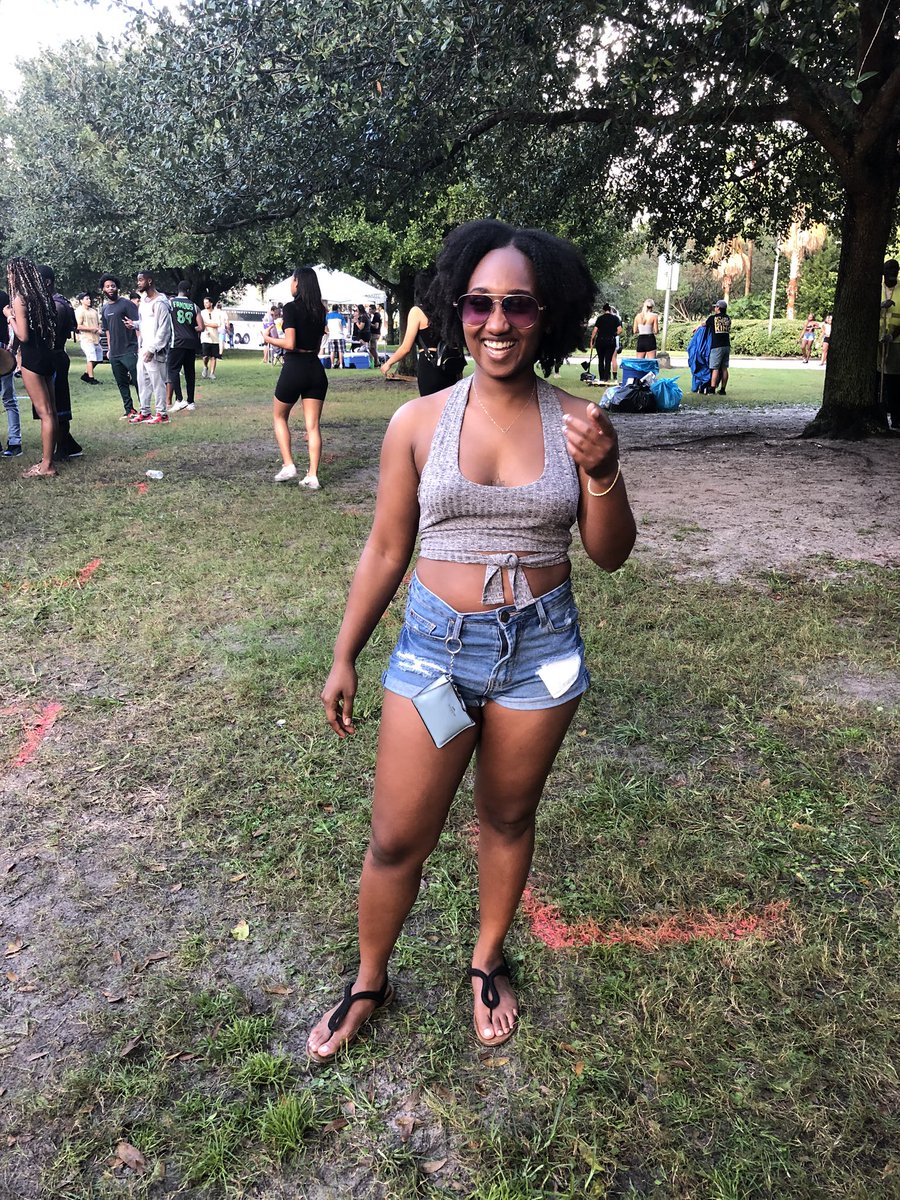 simpsonk427's tweet image. Senior szn 😈 #HOCO2k19