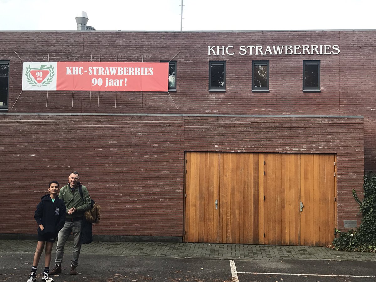 Straight after arriving in The Netherlands, the boys had a great first training session. A huge thank you to <a href="/Strawhockey/">KHC Strawberries</a> for the use of its pitches.