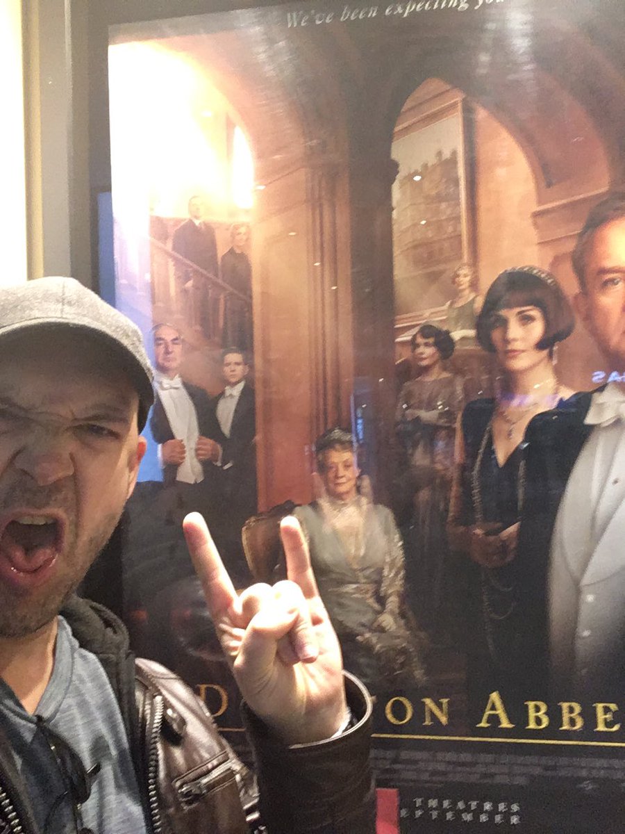 BradFergus0n's tweet photo. A Brutha’s about to get caught up on his Downton—ROCK ON!!!

#ClosetFan #LostInASeaOfGrey #MySoap #DowntonAbbey #BBC @DowntonAbbey https://t.co/lNEaLnFc9u