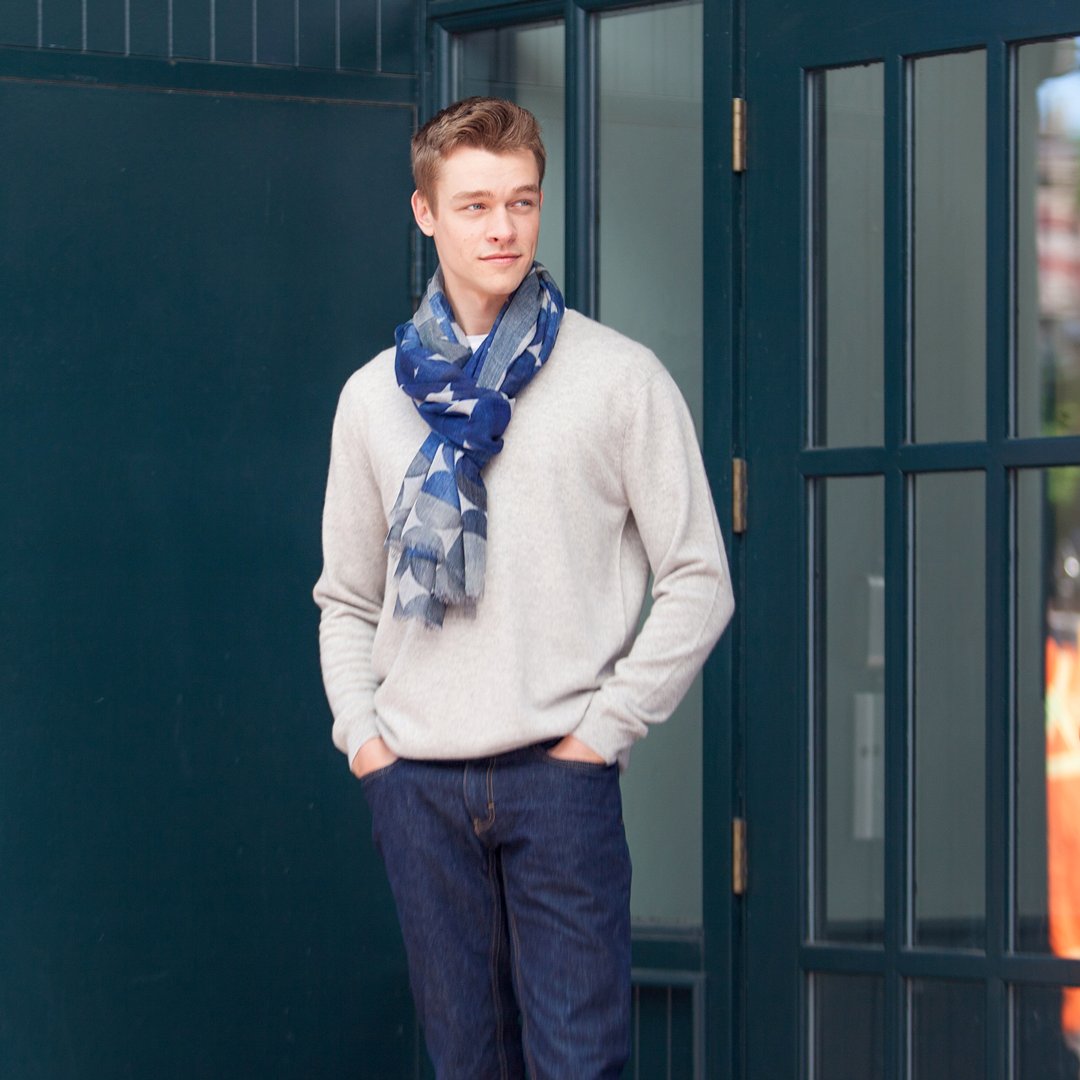 Boost classic neutrals with a vivid, abstract print. 🧣 🐐 ❄️
ow.ly/OIug50wP0bz