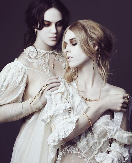 Carmilla (@lesvampire) on Twitter photo 