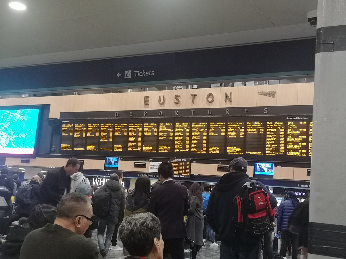 ExoticRvn's tweet image. It&apos;s been a great weekend but I cant wait to get home to my wife and cats...... Oh and my own bed.
Till next time #London, I love to visit but I also love to go home.
#whatVNsdo #lagolearn #education  #CPD #vn #vetnurse #homewardbound #euston