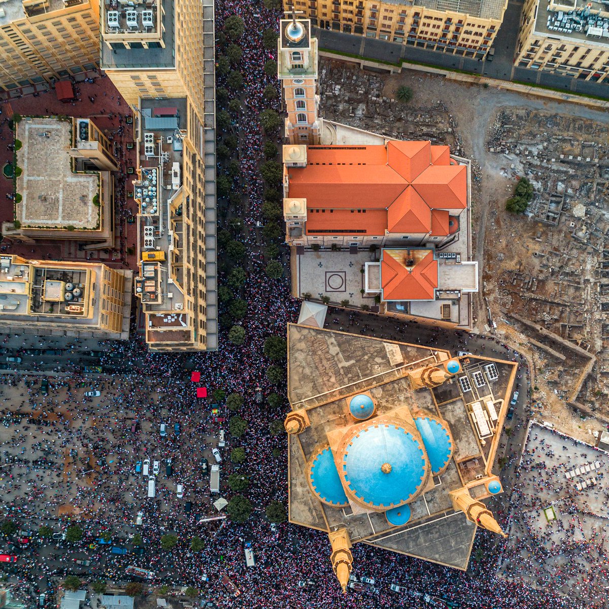 rami_rizk's tweet photo. The #Revolution from above (2)🇱🇧
#Beirut #Lebanon https://t.co/G6zmsd7Cd5