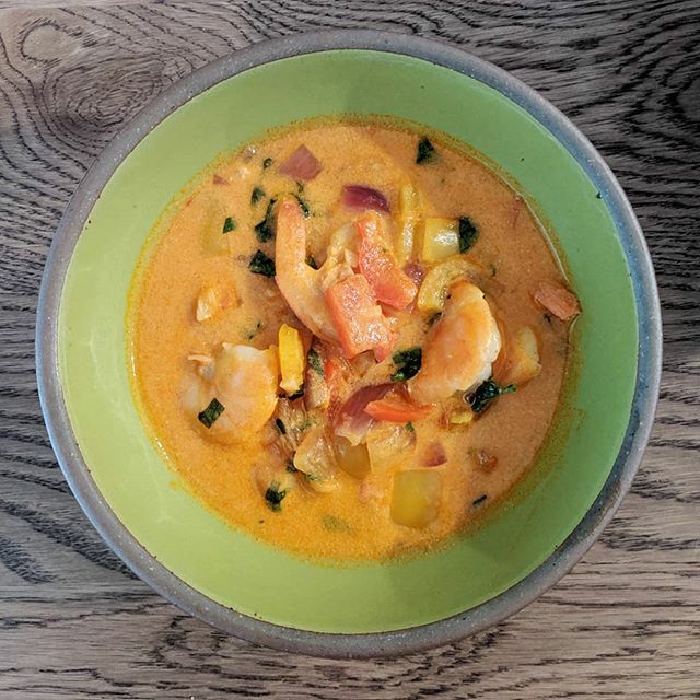 B_Collins131's tweet photo. Sunday kitchen project. Thai coconut curry soup. Recipe courtesy of @damn_delicious.
.

I'd call it a success but I didn't realize when I added the shrimp that it hadn't been peeled (I get very excited about shrimp). Burned the crap out of my fingers goi… https://t.co/3xaN4Crx2D https://t.co/MSRqwQwd3n