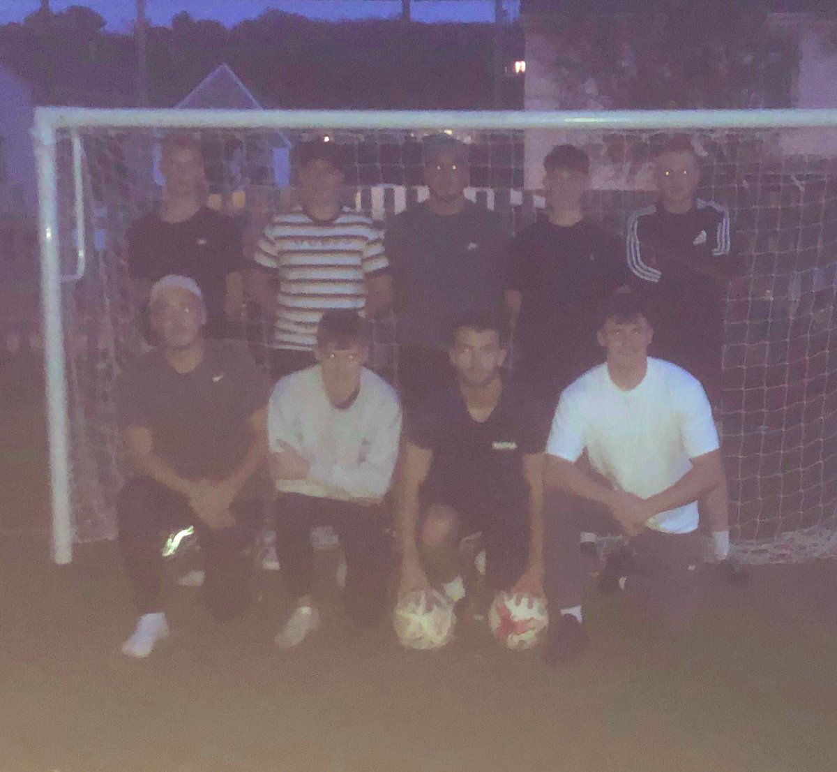 FCQuarterPast's tweet photo. Gaffa shouts, QP Does.

Nice little training session down QP HQ tonight, a solid few hours of absolute scenes. Nice to see the player/chairman @SamBuck86550941 there joining in. 
Here’s a little team photo taken from @KeiranSymons on his Sony Ericsson https://t.co/V97V9Pvlww