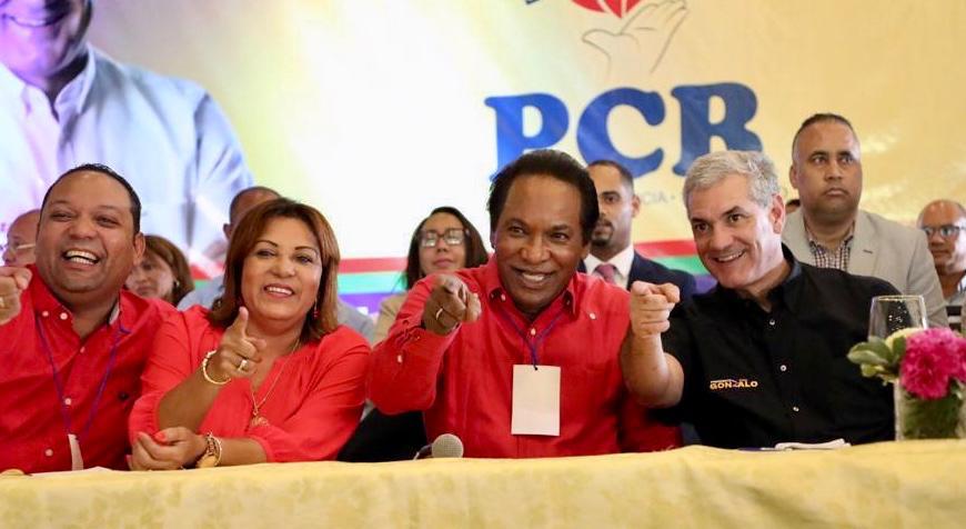 elnuevodiariord's tweet photo. Cinco partidos proclamaron a Gonzalo Castillo como su candidato presidencial

https://t.co/VQHQO5kROJ

#ElNuevoDiarioRD #Cinco #Partidos #Proclaman #GonzaloCastillo #Candidato #Presidencial https://t.co/VTv9tgmzu6