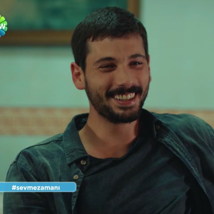 bir adet aşktan sırıtık çift brakıyorum #sevmezamanı