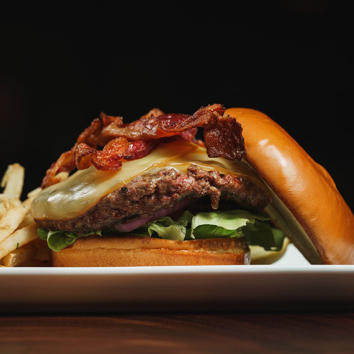 DeltaFargo's tweet image. Did you know that we offer an on-site restaurant?

Urban 42 Kitchen + Bar is lead by Executive Chef Eric Watson, and offers chef-crafted menus for breakfast, lunch, dinner and Sunday Brunch, along with a full bar and lounge!

Check out their full menu: buff.ly/33ErYGC