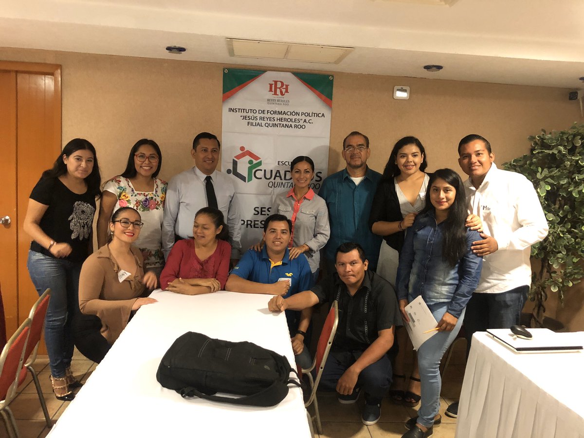 rjxmQroo's tweet photo. ¡Fin de semana se sesión presencial! Los jóvenes nos seguimos preparando en la @EC_IRH 📚✏️ @AnaAranaM @MonserratTun1 @manoloescoffie @Ivanzurdoaguila @QrooPri @KarlaIcte https://t.co/NYAVn5rr4e