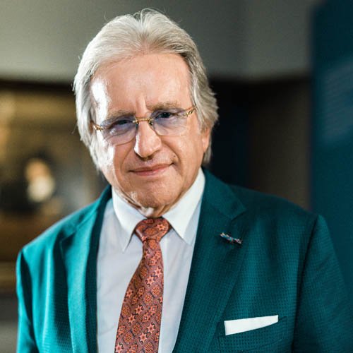 Kijkt u dinsdag a.s. (22 oktober) ook weer naar Sterren op het Doek? op NPO2 om 20.25 uur. In deze laatste uitzending wordt Lee Towers door drie kunstenaars geportretteerd. Twee kunstwerken worden weer geveild op sterrenophetdoek.nl <a href="/leetowersfriend/">Lee Towers Friends</a> #Omroepmax #kunst