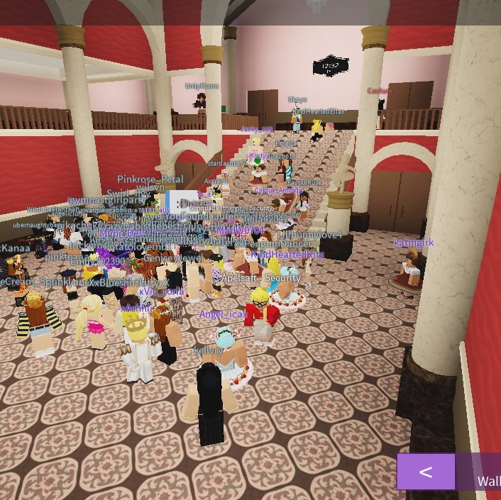 AnnaaXbri's tweet photo. ty to everyone who came to watch our performance! also good job to everyone who performed! (sorry this picture is so bad omg lol) 🤓 @MimiDevRblx @FocusDanceRblx @xoxAllyyRblx  @Angel_icaxRBLX @Gucci_Tait @jimithenerdypi1 @xVic_toria https://t.co/PbKndQHYMi