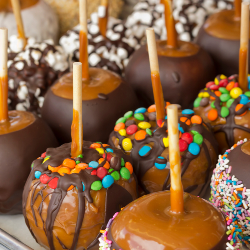 GaSc_StateFair's tweet photo. Candy Apples anyone?  Do you like your CANDY APPLES with Carmel, Chocolate, Candy or all of the above?  Let us know your favorites!
#GeorgiaCarolinaStateFair #itsbigfun2019 #thebest10daysofoctober #GCSF #fairfood #candyapples https://t.co/0y64rhDGbl