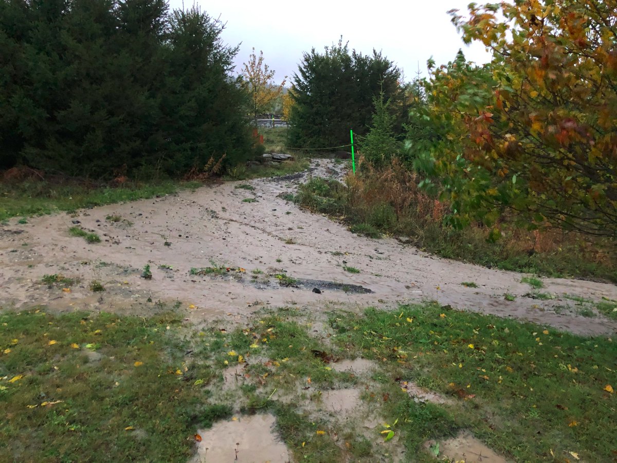 Auguste_G's tweet photo. #orages  ajd #LesEstables. Ruissellement impressionnant !
Juste entre 16h40 et 18h40, près de 50 mm ! #VigilanceOrange #PluieInondation  #Ardèche #HauteLoire https://t.co/XmdBxHzIMU