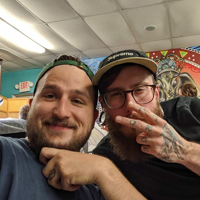 We're getting super cool matching Idle Kind tattoos today #uglyaf #tattoobesties #chubbylove ift.tt/33Kv4sS