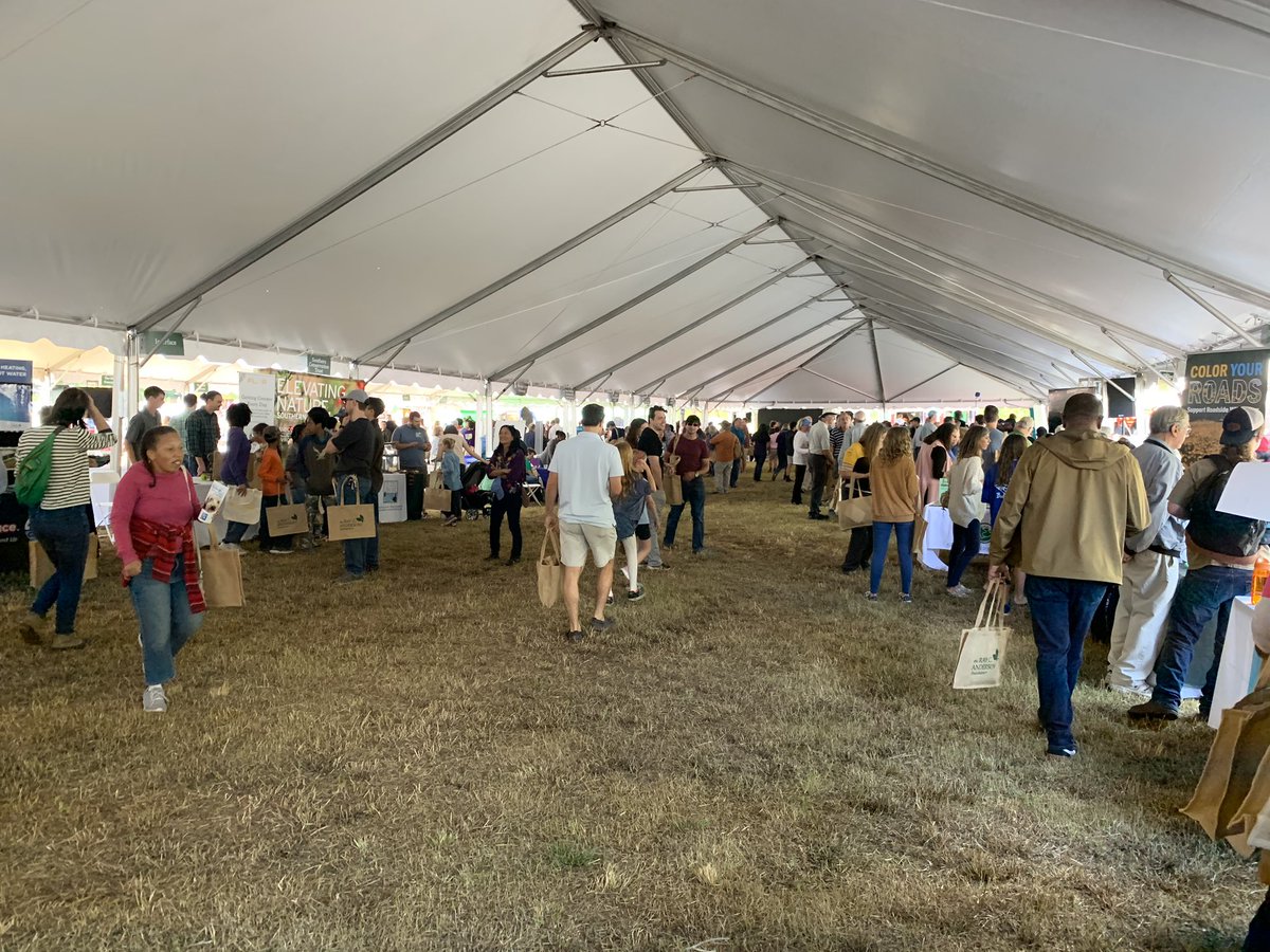 h2opportunityga's tweet photo. Wow, #rayday2019 is hopping! Weβre going to be horse tomorrow after spreading #h2opportunities all afternoon π€ͺ https://t.co/SLHXWVJmNx