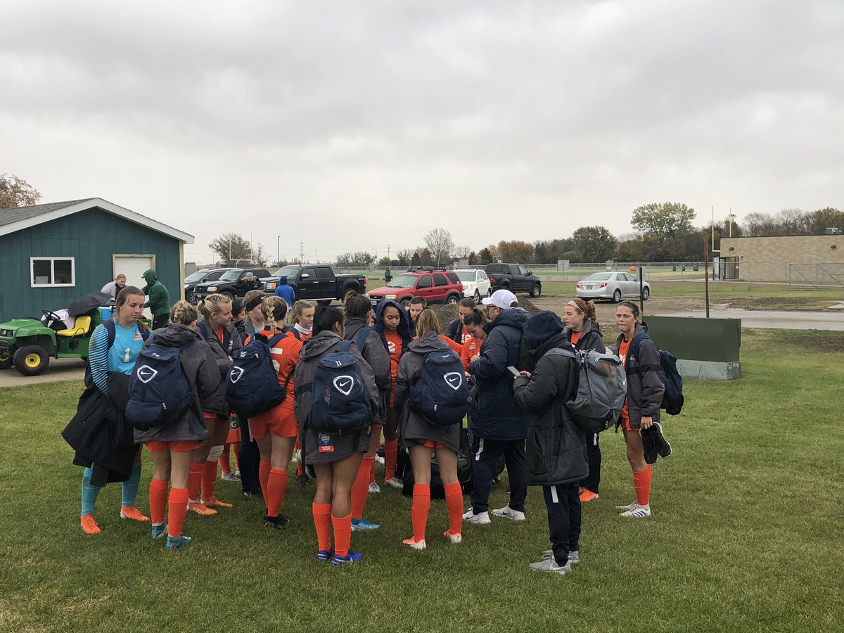 warner776's tweet image. So much fun watching this team. Nice work ladies.