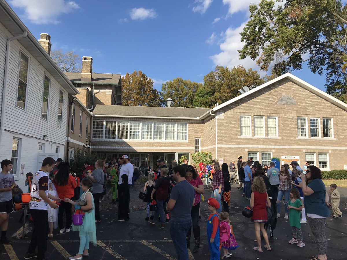 FCCStow's tweet photo. Trunk or Treat day is on!! Literally #tons of candy and treats! #Literally #trunkortreat #FCCStow https://t.co/yLqlEC5Ri7