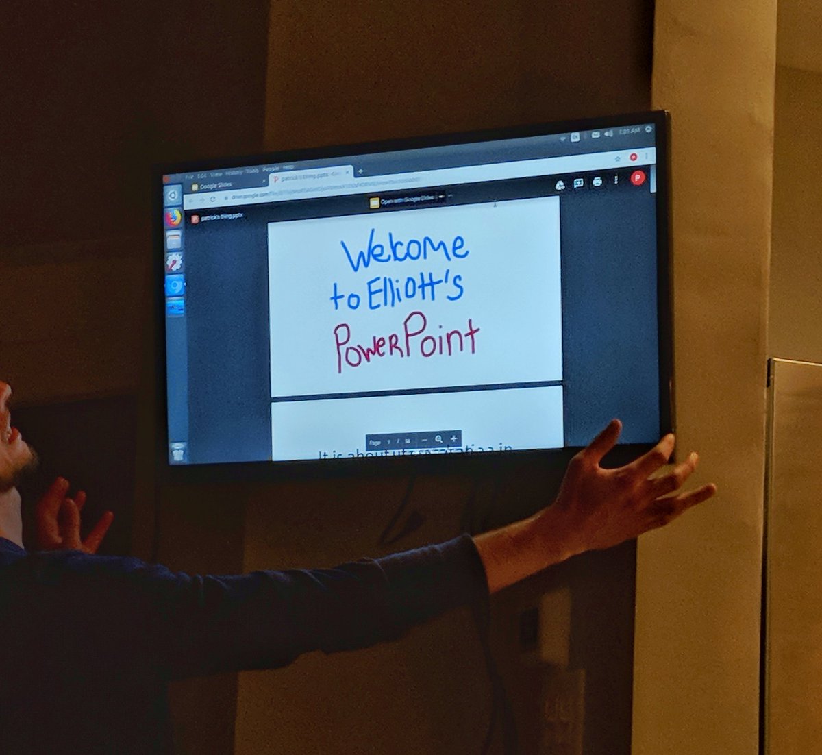 Elliott Earle tweet media