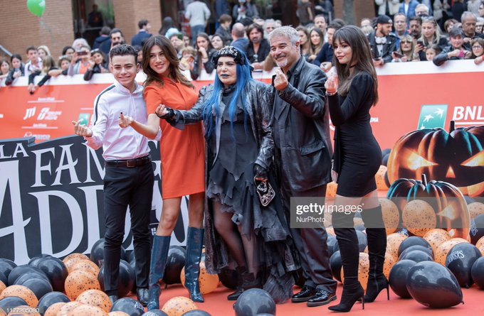 giornata indimenticabile. @TheAddamsFamily https://t.co/2Gnvj3Aci2<a class="tags" target="_blank" title="On Twitter" href="/?out=eyJ0eXAiOiJKV1QiLCJhbGciOiJIUzUxMiJ9.eyJpYXQiOjE3MjEzNTU3OTEsImlzcyI6InR3cG9ybnN0YXJzLmNvbSIsIm5iZiI6MTcyMTM1NTc5MSwiZXhwIjoxNzUyODkxNzkxLCJyZWRpcmVjdF91cmwiOiJodHRwczovL3R3aXR0ZXIuY29tL1RoZUFkZGFtc0ZhbWlseSJ9.jEaJtHxVbT6ugW2_nkjyw6J9QSF6JZ9uFS-OshnpnpTajsQkvMWQRp_32-878f9nJL8HYL-TV3RhxSljjMaeog">@TheAddamsFamily</a><a href="/tag/dimmichecicredianchetutour"class="tags"><span>#dimmichecicredianchetutour</span></a>