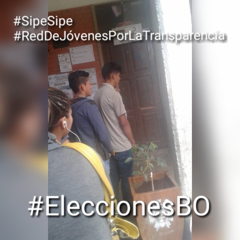 redtransparente's tweet photo. #Cochabamba | desde #SipeSipe, las y los jóvenes voluntarios participan con el sufragio en las #EleccionesBO 

#RECUERDEN, somos un país democrático y somos libres de elegir una mejor #Bolivia! ❤💛💚
#SoyJoven #SoyTransparente! 

📷 Foto: Voluntario de Sipe Sipe https://t.co/yPHAZLfs71