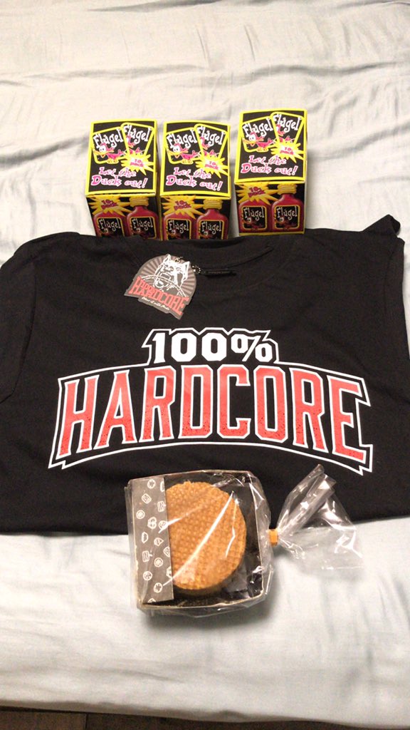 chris_mcdv8's tweet photo. Thank you @SupaaNovaa for the gifts from Amsterdam 😭 🧡 #PuroPincheHardcore  #HardcoreToDaBone https://t.co/ronMWuf1jV