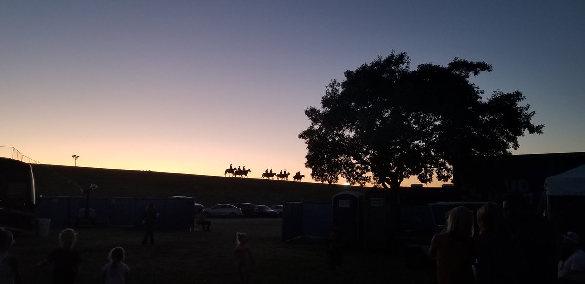 TheBenRyan's tweet photo. #RanchBash #FortWorth #Texas https://t.co/ooHTc9hLFu