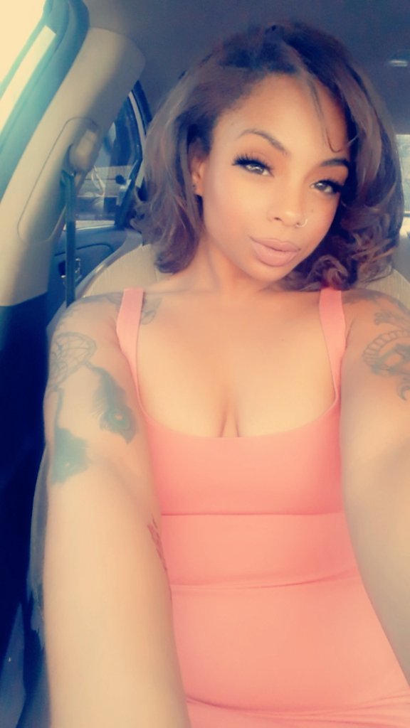 its_prada01's tweet photo. Done with the adulting part of my #SundayMorning now gotta get ready to watch #NFLSunday #Eagles #CowboysNation 👏👏👏👏 https://t.co/d8OOkX1kMI