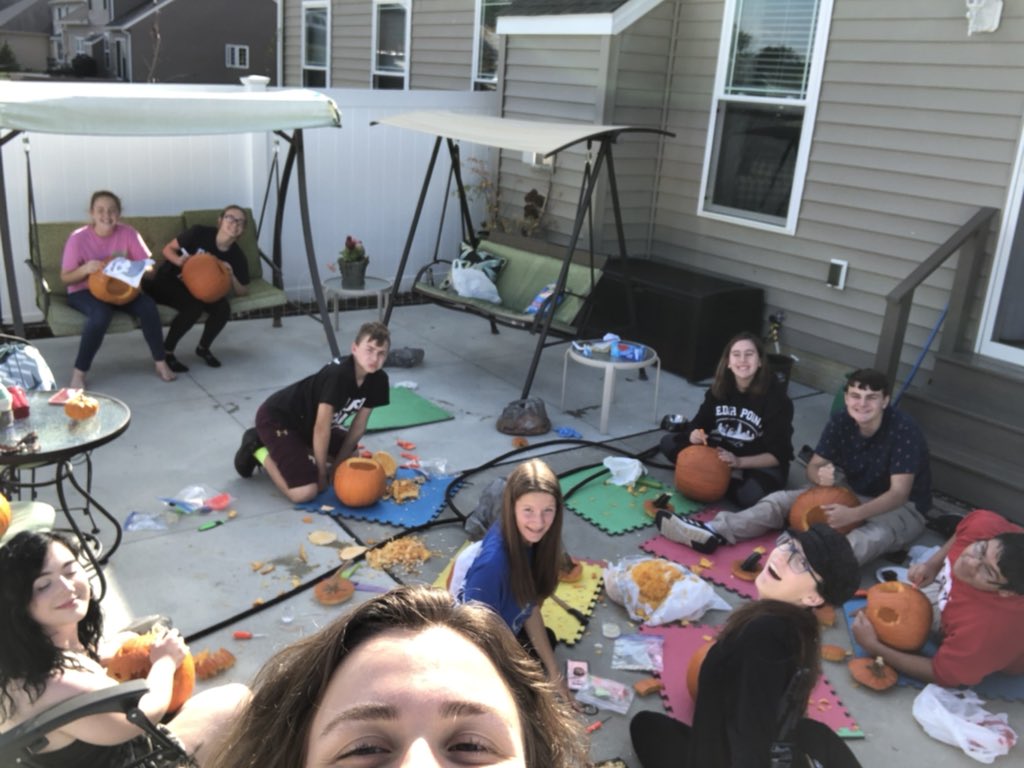 katieweaver__'s tweet photo. Spooky scary saxophones ๐ป๐#sectionoftheyear @MidviewHSBand https://t.co/3TekhDYLZF