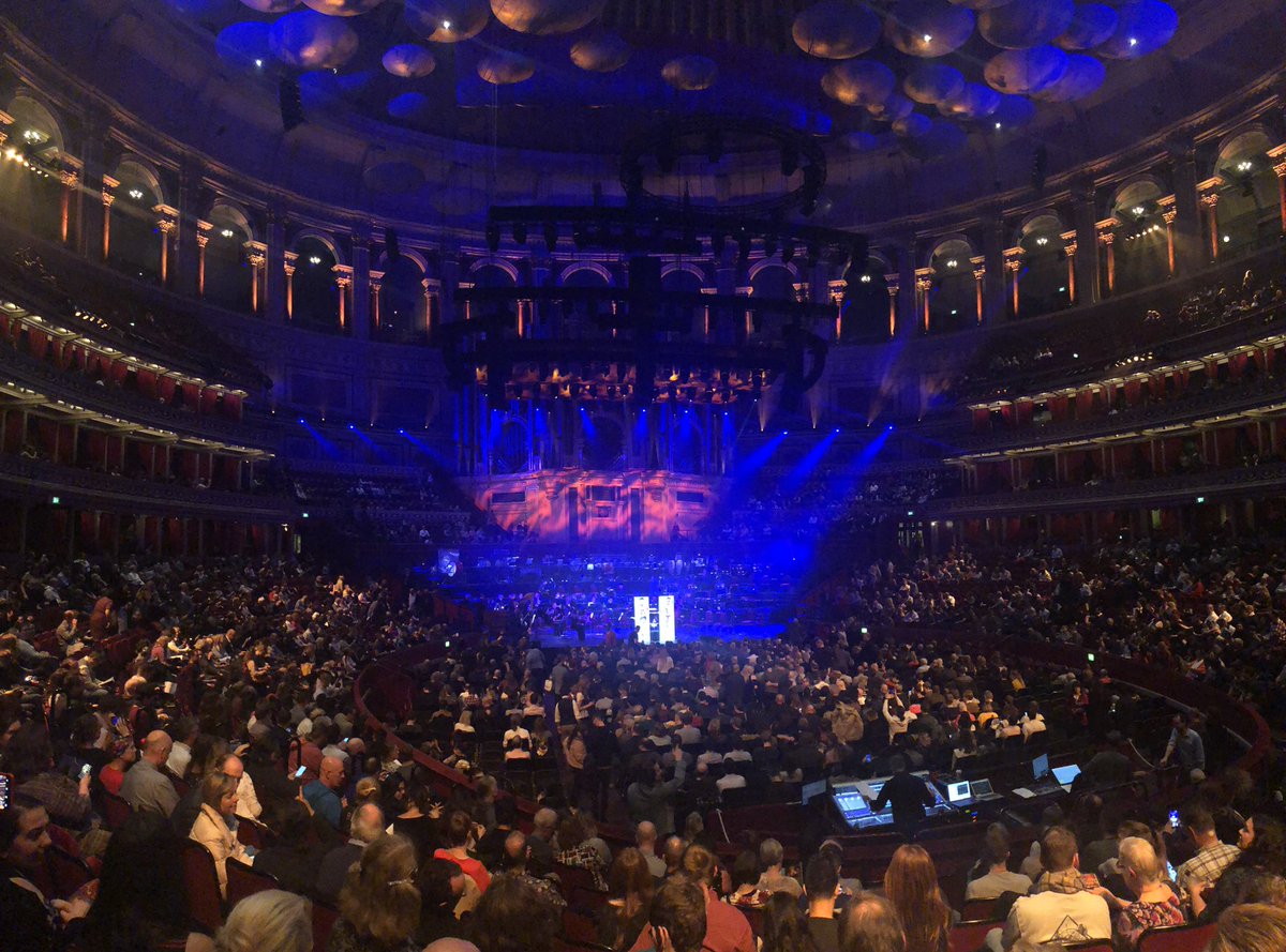 An absolutely sensational evening with @rpoonline at the <a href="/RoyalAlbertHall/">Royal Albert Hall</a> performing music by the great composers (and funny stand up comedians too it seems!) <a href="/DavidGArnold/">DavidGArnold</a> and <a href="/m_giacchino/">Michael Giacchino</a> at #SettlingtheScore. Superb on any level. Thank you! #filmcomposer #filmscore