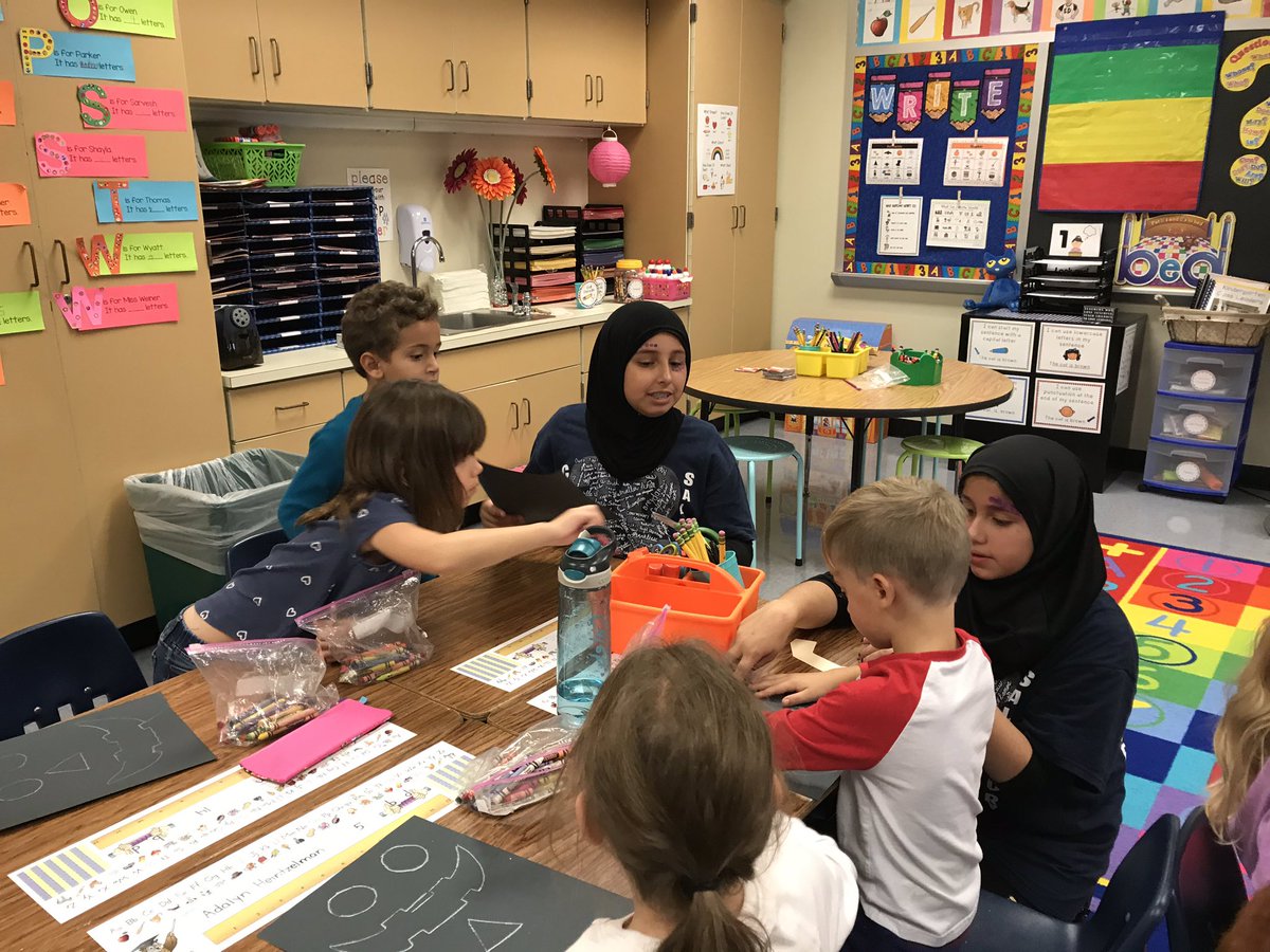 bprokesch's tweet photo. SMS 7th grade Reading Buddies working with WSE kindergarteners. We all 👀 forward to this every week. #stsd7 #yoursalisbury https://t.co/dyIckkCUYf