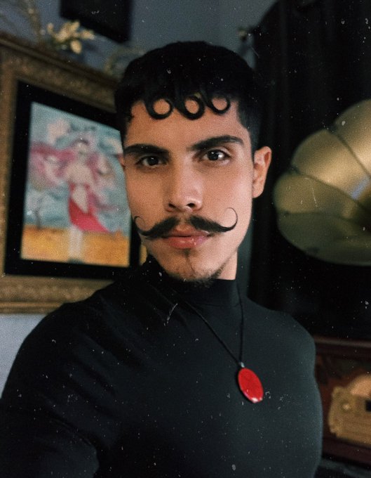 Watch beelzebussy's leaked NSFW photo on TwXstars