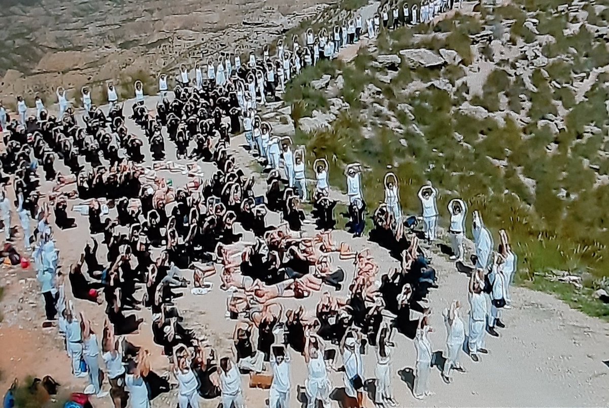 Cada día me gusta más este programa. Y más los retos! Hasta el domingo que viene!
#VolandoVoyGranada 
<a href="/JesusCalleja/">Jesús Calleja</a> 🧡