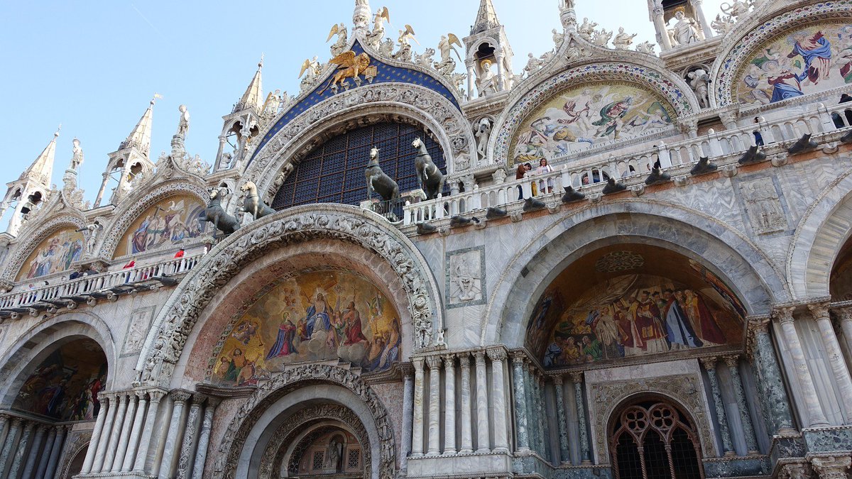 turistandoin's tweet photo. Veja 8 igrejas fantásticas para visitar na Itália.  Em uma delas se encontra a "casa de Maria", mae de Jesus (serà?).
https://t.co/88UzEcp7Bf

#italia #igreja https://t.co/qvbeaC2az5