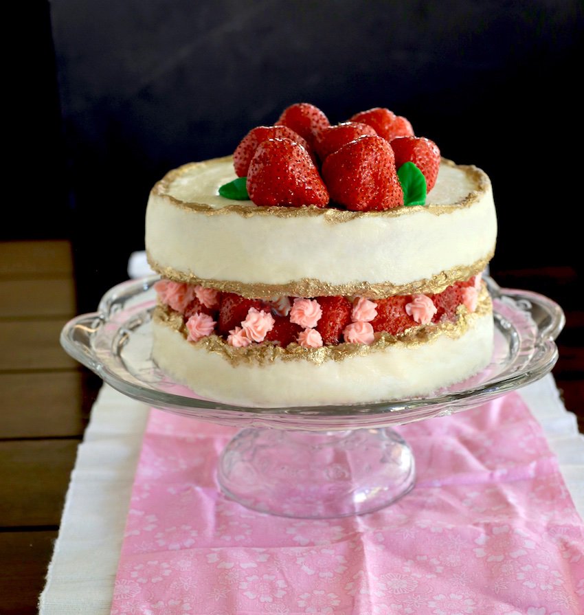 Strawberry faultline cake~
If ever misshapen had a higher calling, this would be it. 
blessingsfrommykitchen.blogspot.com/2019/10/projec…
#faultline #cakedecorating  #baking #recipes #ontheblog