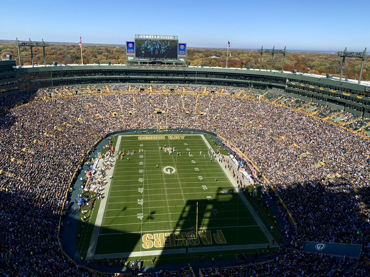 LambeauField's tweet photo. Thank YOU fans for your support as #Packers improve to 6-1 🔥

#OAKvsGB | #GoPackGo https://t.co/MykUaN0qBf