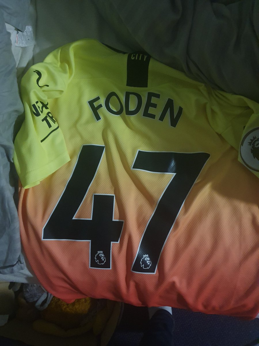 tomthemoonmoore's tweet photo. @PhilFoden @ManCity Utter class 👍🤘 only one name will go on my city shirts 😜👍 https://t.co/y9guoS5y8s